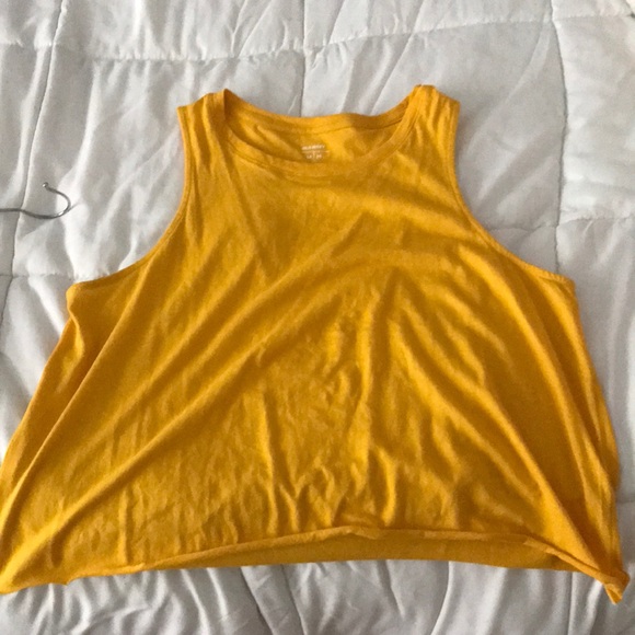 Old Navy Tops - Yellow Old Navy Cropped Halter Tank Old Navy Tops - Yellow Old Navy Cropped Halter Tank